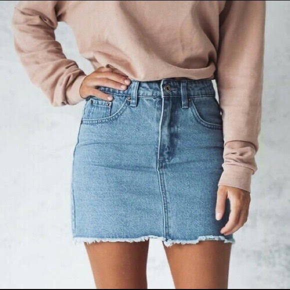 BRANDY MELVILLE JEAN SKIRT - Picture 1 of 9